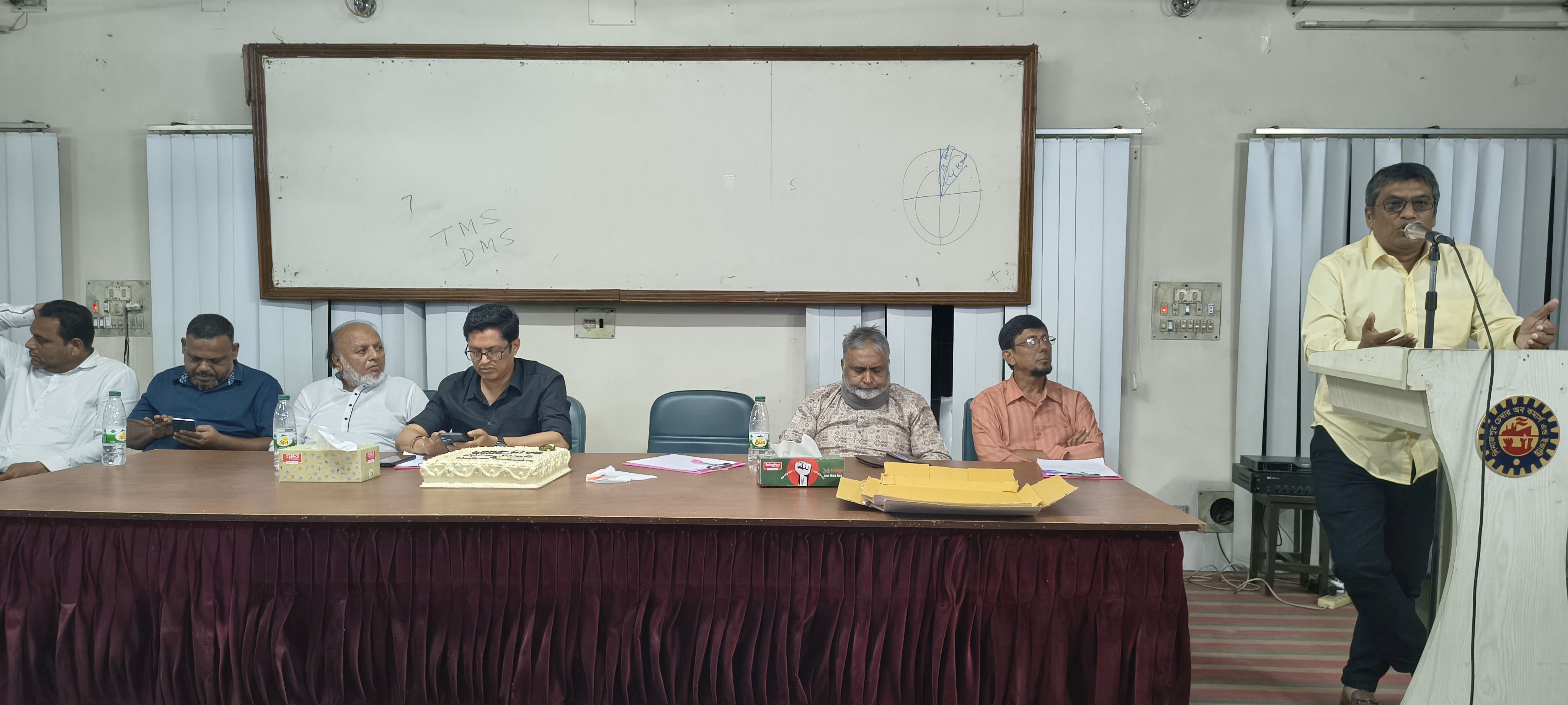 দিনাজপুর পৌরসভার উন্নয়নের লক্ষ্যে পৌরসভা কর্তৃক আয়োজিত মতবিনিময় সভা দিনাজপুর চেম্বার অব কমার্স এন্ড ইন্ডাস্ট্রি’র মিলনায়তনে অনুষ্ঠিত হয়।