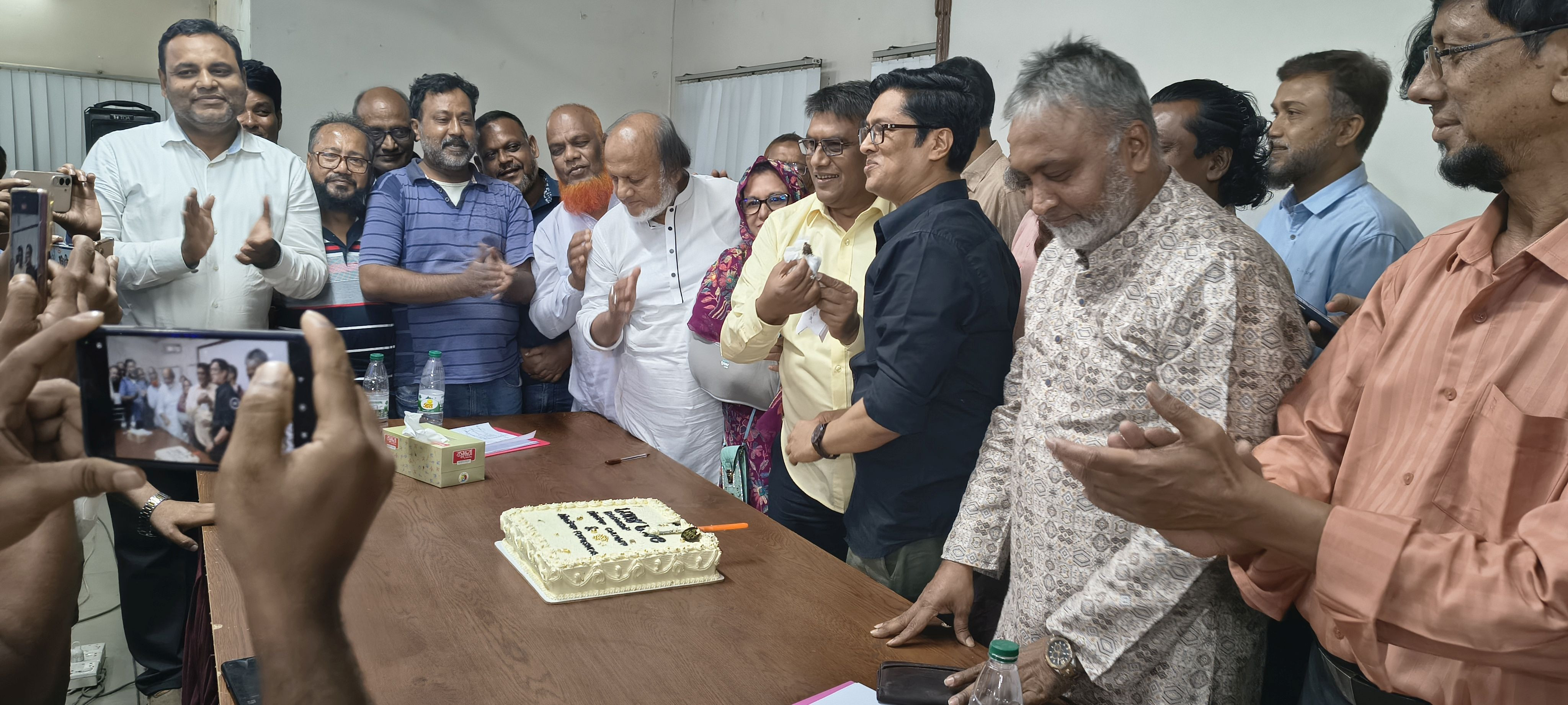 দিনাজপুর পৌরসভার উন্নয়নের লক্ষ্যে পৌরসভা কর্তৃক আয়োজিত মতবিনিময় সভা দিনাজপুর চেম্বার অব কমার্স এন্ড ইন্ডাস্ট্রি’র মিলনায়তনে অনুষ্ঠিত হয়।